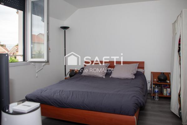 MAISON AVEC PISCINE SUR SOL - 3 CHAMBRES