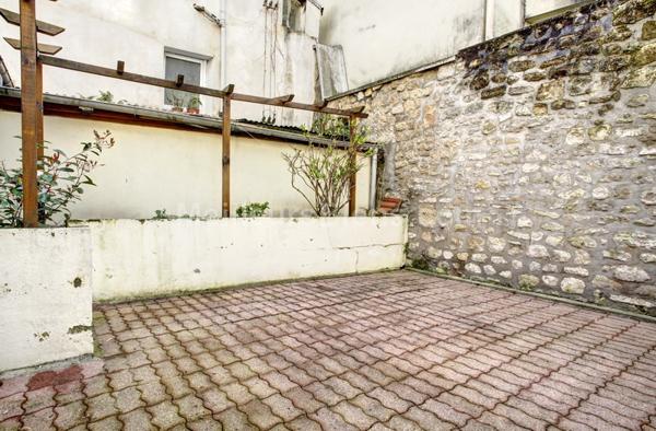 Comme une petite maison en centre-ville!