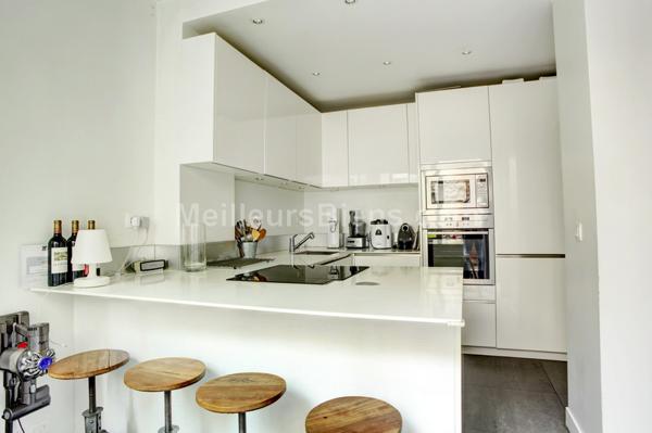 DUPLEX REFAIT A NEUF AVEC TERRASSE ET JARDINET