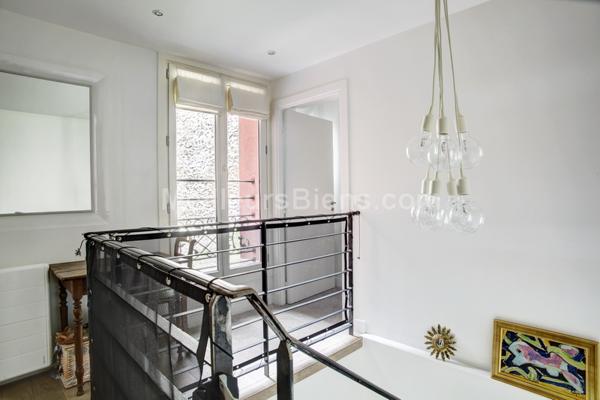 DUPLEX REFAIT A NEUF AVEC TERRASSE ET JARDINET