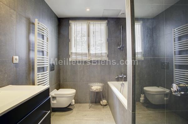 DUPLEX REFAIT A NEUF AVEC TERRASSE ET JARDINET