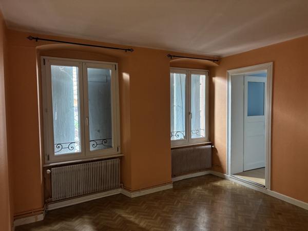 Appartement 3 pièces - cave - centre historique