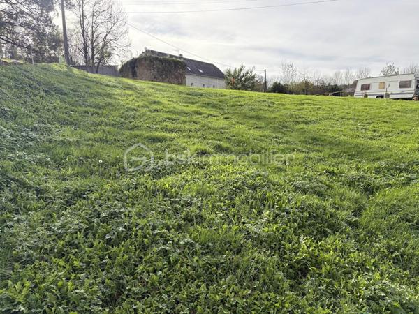 Terrain de 1 088 m²