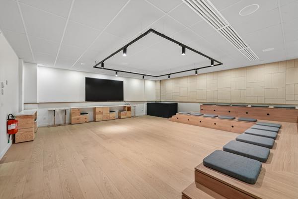Bureaux à louer à Neuilly sur Seine plateaux lumineux dans immeuble de standing