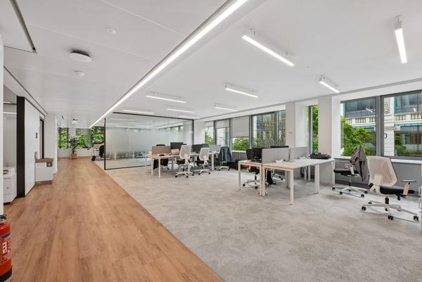 Bureaux à louer à Neuilly sur Seine plateaux lumineux dans immeuble de standing