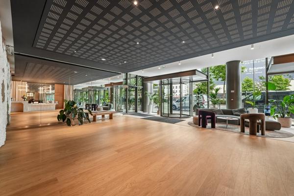 Bureaux à louer à Neuilly sur Seine plateaux lumineux dans immeuble de standing