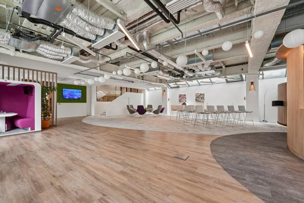 Bureaux à louer à Neuilly sur Seine plateaux lumineux dans immeuble de standing