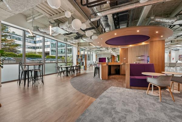 Bureaux à louer à Neuilly sur Seine plateaux lumineux dans immeuble de standing