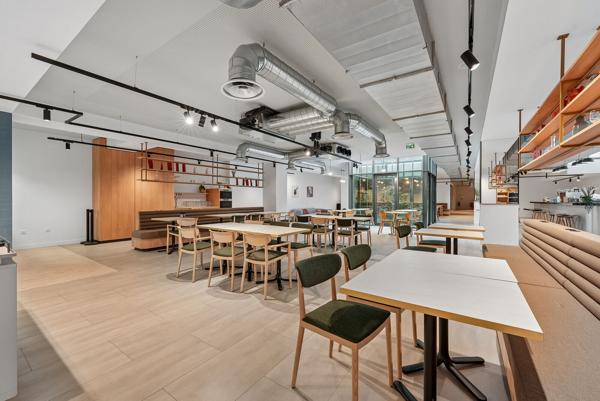 Bureaux à louer à Neuilly sur Seine plateaux lumineux dans immeuble de standing