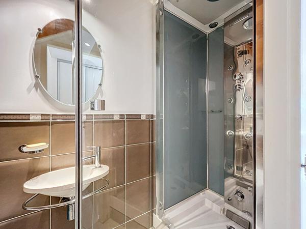 Appartement en duplex avec terrasse et jardinet - 3 pièces - 80 m ² - Proche du lac Aix-les-Bains