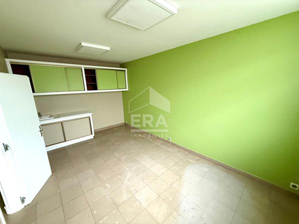 Local ( murs ) 45 m2