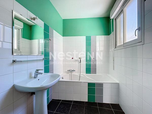 Maison quartier Mairie de Chantenay NANTES - 3 chambres et un bureau, garage et espace extérieur