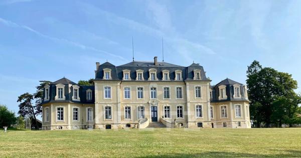 Château XIXe – Domaine événementiel – 1 389 m² – 16 ha – 56 couchages – Proche Montluçon