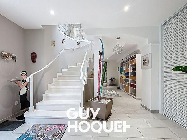 Maison Chic et Raffinée de 4 chambres + Garage - 71000 MACON