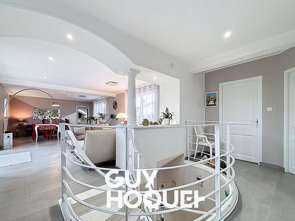 Maison Chic et Raffinée de 4 chambres + Garage - 71000 MACON