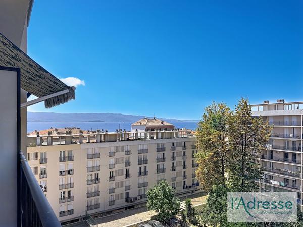 Appartement 1 pièce - 36 m² - Centre ville Ajaccio - Vue mer