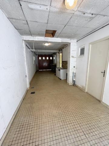 Maison à vendre à Angers 3 chambres et un bureau avec garage, proche ligne de tramway, écoles et commodités.