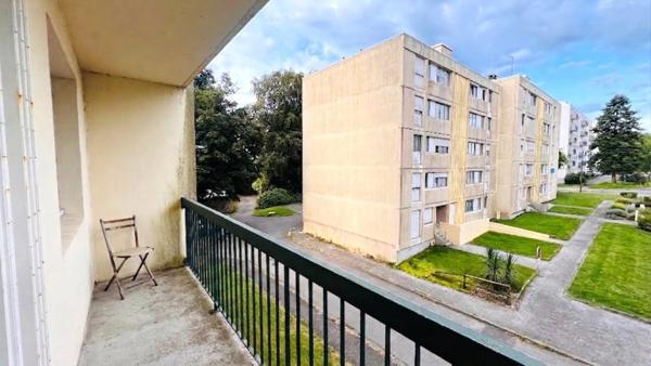 Dpt Finistère (29), A vendre QUIMPER Ouest, Appartement type 3 de 64 m² habitable avec trois balcons - Cave.