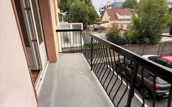 Appartement à louer    3 pièces • 64 m2 Livry-Gargan