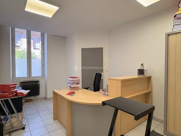Location                                                      Local commercial
                        
                     4 pièces                      79 m2                     à Gaillac
