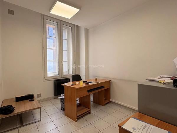 Location                                                      Local commercial
                        
                     4 pièces                      79 m2                     à Gaillac
