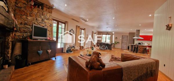 RANCH 182 M2 AVEC PISCINE ET ECURIE A TOURRETTES