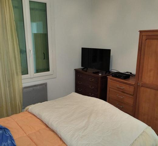 Maison Riberac 3 pièce(s) 90 ; 2 chambres ; terrain 3892 m²