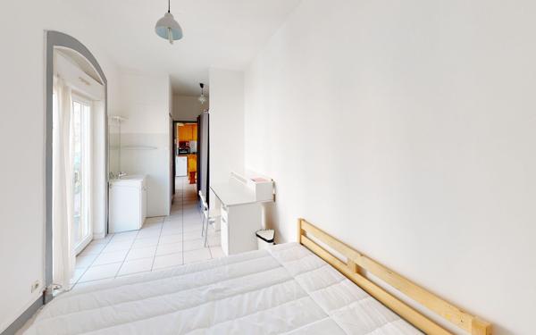 Immeuble à vendre    2 pièces • 160 m2 Saint-Étienne