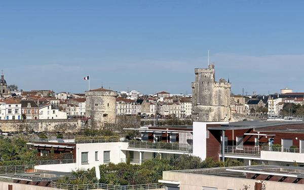 Appartement à vendre    4 pièces • 200,65 m2 La Rochelle