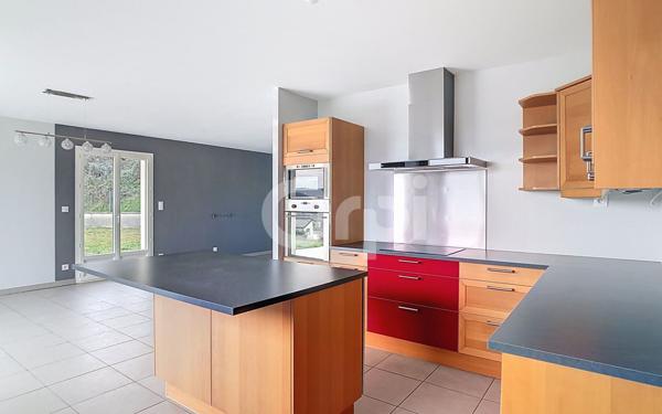 Maison à louer    5 pièces •  Peyrignac