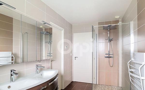 Maison à louer    5 pièces •  Peyrignac