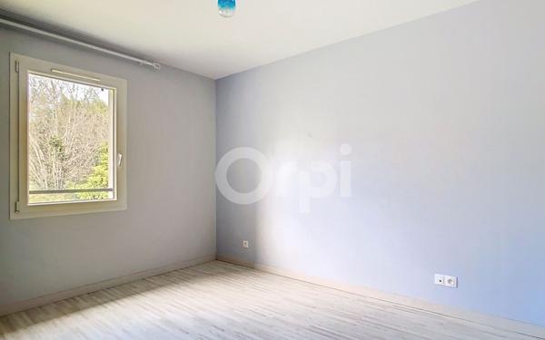 Maison à louer    5 pièces •  Peyrignac