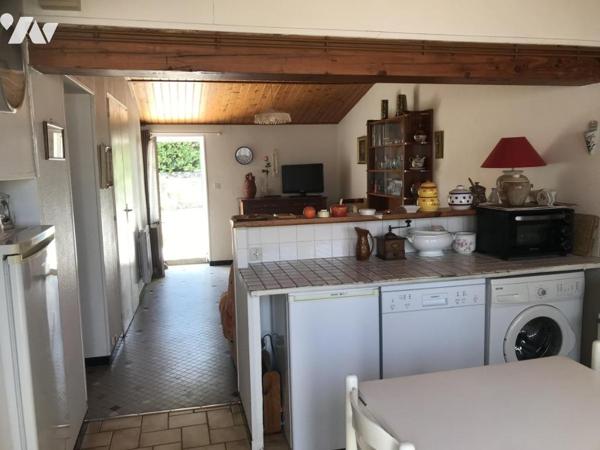 LA GUERINIERE, TRES PROCHE PLAGE, LONGERE A RENOVER