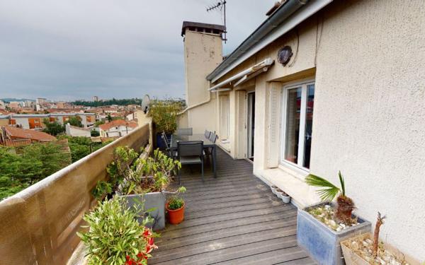 Appartement à louer    3 pièces • 81 m2 Saint-Étienne