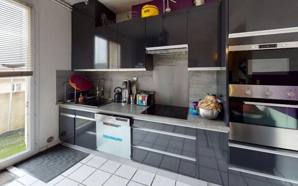 Appartement à louer    3 pièces • 81 m2 Saint-Étienne