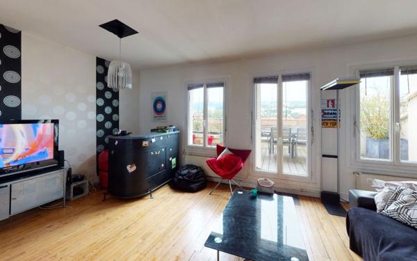 Appartement à louer    3 pièces • 81 m2 Saint-Étienne