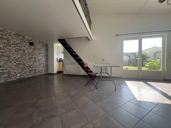 Nieul-sur-Mer (17137) Charmante maison – Plain-pied + mezzanine – Nieul-sur-Mer – 75 m² – Terrain 273 m²