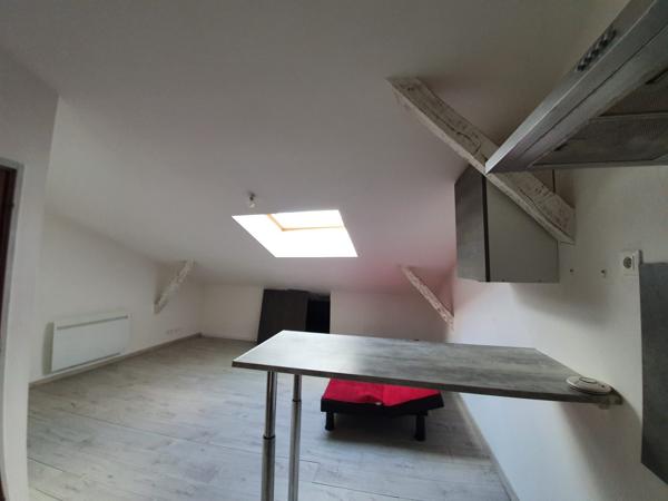 APPARTEMENT T2 SEMI MEUBLE