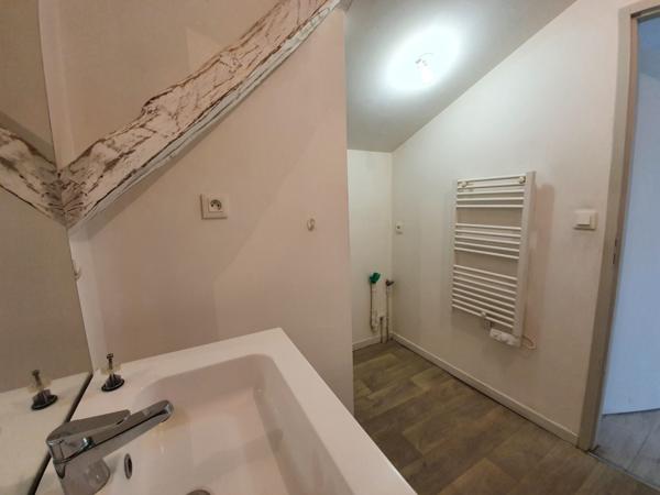 APPARTEMENT T2 SEMI MEUBLE