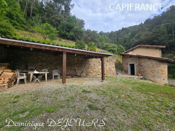 Ardéche, maison en pierres dans un lieu préservé et calme - 137m² habitable - garage - terrain