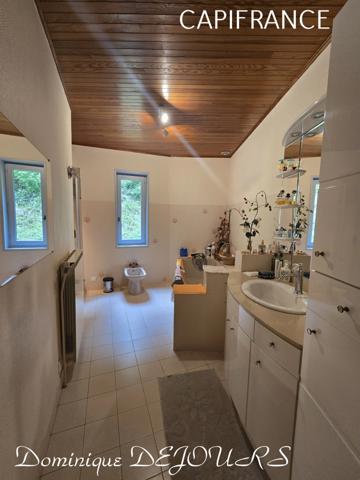 Ardéche, maison en pierres dans un lieu préservé et calme - 137m² habitable - garage - terrain