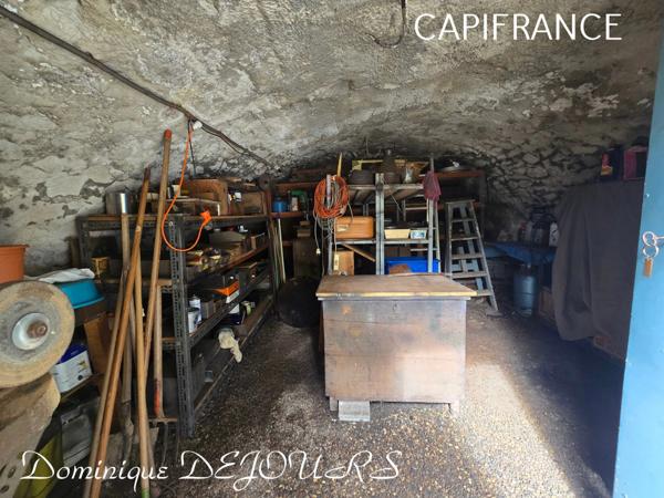 Ardéche, maison en pierres dans un lieu préservé et calme - 137m² habitable - garage - terrain