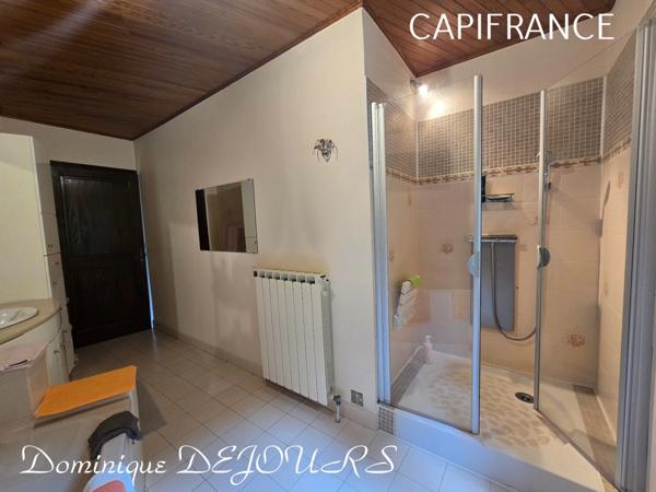 Ardéche, maison en pierres dans un lieu préservé et calme - 137m² habitable - garage - terrain