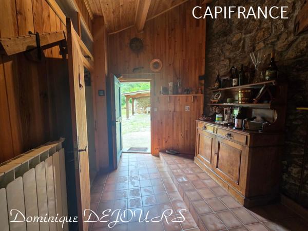 Ardéche, maison en pierres dans un lieu préservé et calme - 137m² habitable - garage - terrain