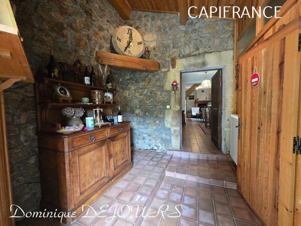 Ardéche, maison en pierres dans un lieu préservé et calme - 137m² habitable - garage - terrain