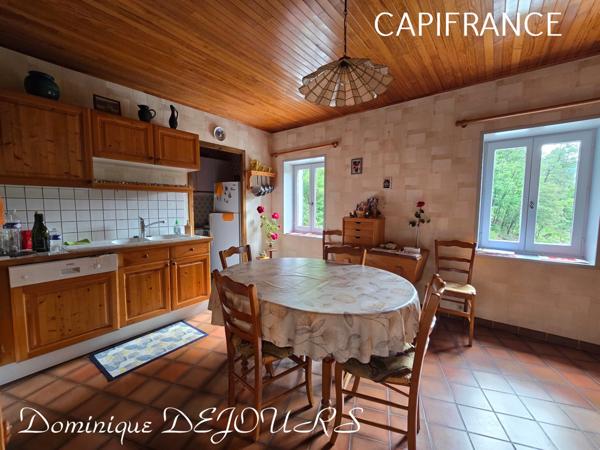 Ardéche, maison en pierres dans un lieu préservé et calme - 137m² habitable - garage - terrain