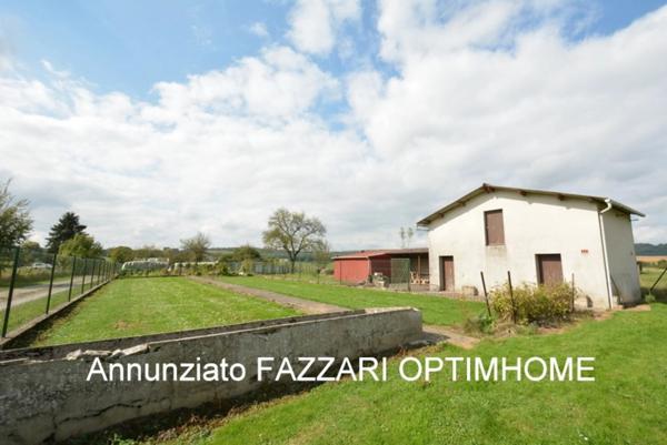 À vendre en exclusivité, proche de la Belgique et du Luxembourg, un beau terrain plat, de 900 à 1000 m² situé à Doulcon (certificat d'urbanisme positif).