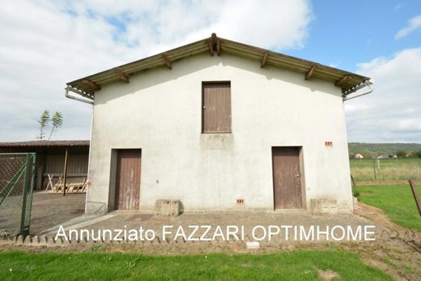 À vendre en exclusivité, proche de la Belgique et du Luxembourg, un beau terrain plat, de 900 à 1000 m² situé à Doulcon (certificat d'urbanisme positif).