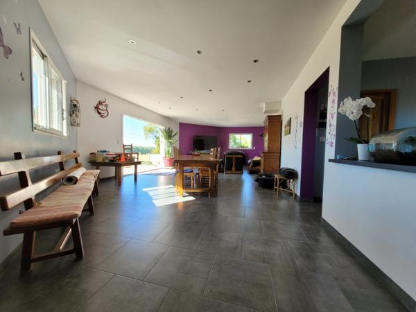 Maison à vendre 6 pièces proche de BORDS (17)