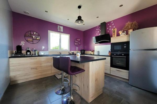 Maison à vendre 6 pièces proche de BORDS (17)